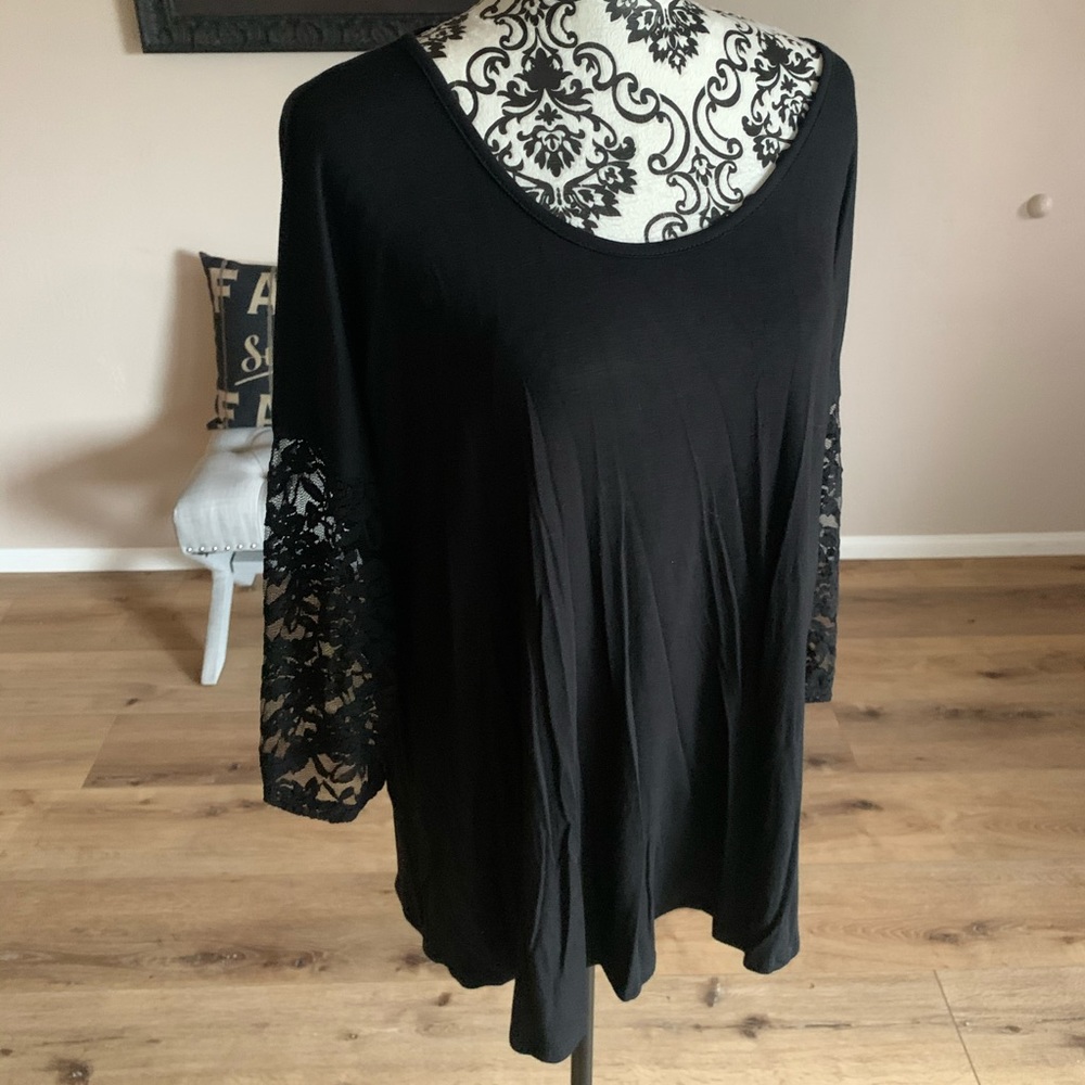 A.N Design Large Lace Sleeve Tunic